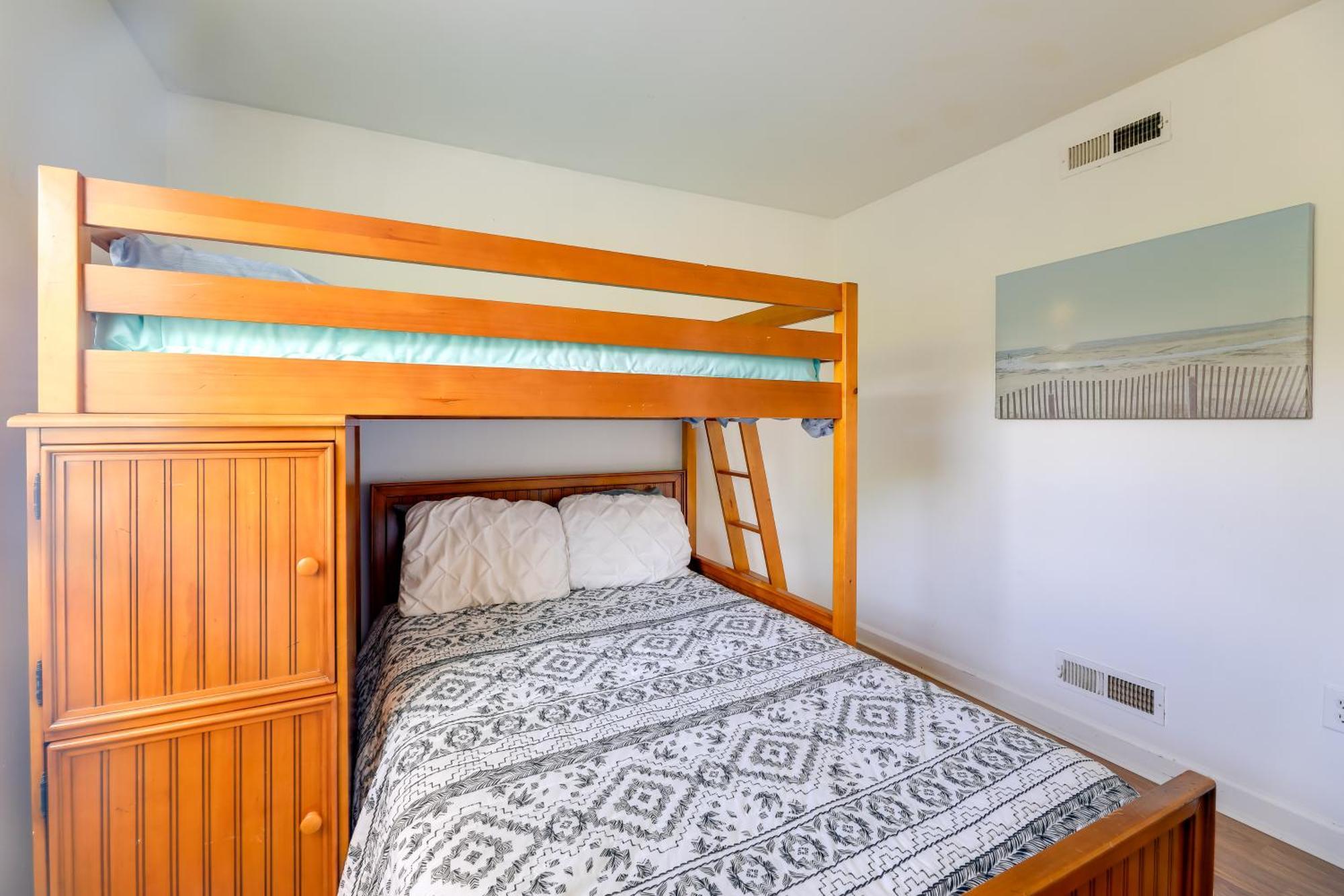 West Of The Moon Ocean Apt With Beach Access! إمرالد أيسل المظهر الخارجي الصورة